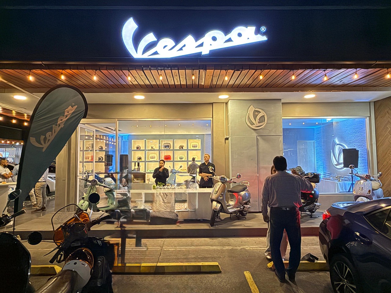 Grupo Cofiño inaugura la primera Vespa Store en Costa Rica