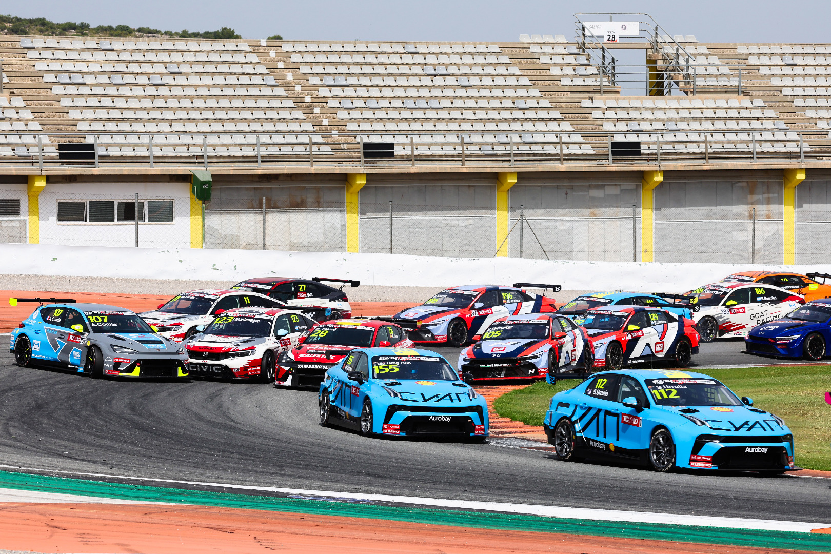Ehrlacher lidera el dominio de Lynk & Co en Valencia y redefine la lucha por el campeonato
