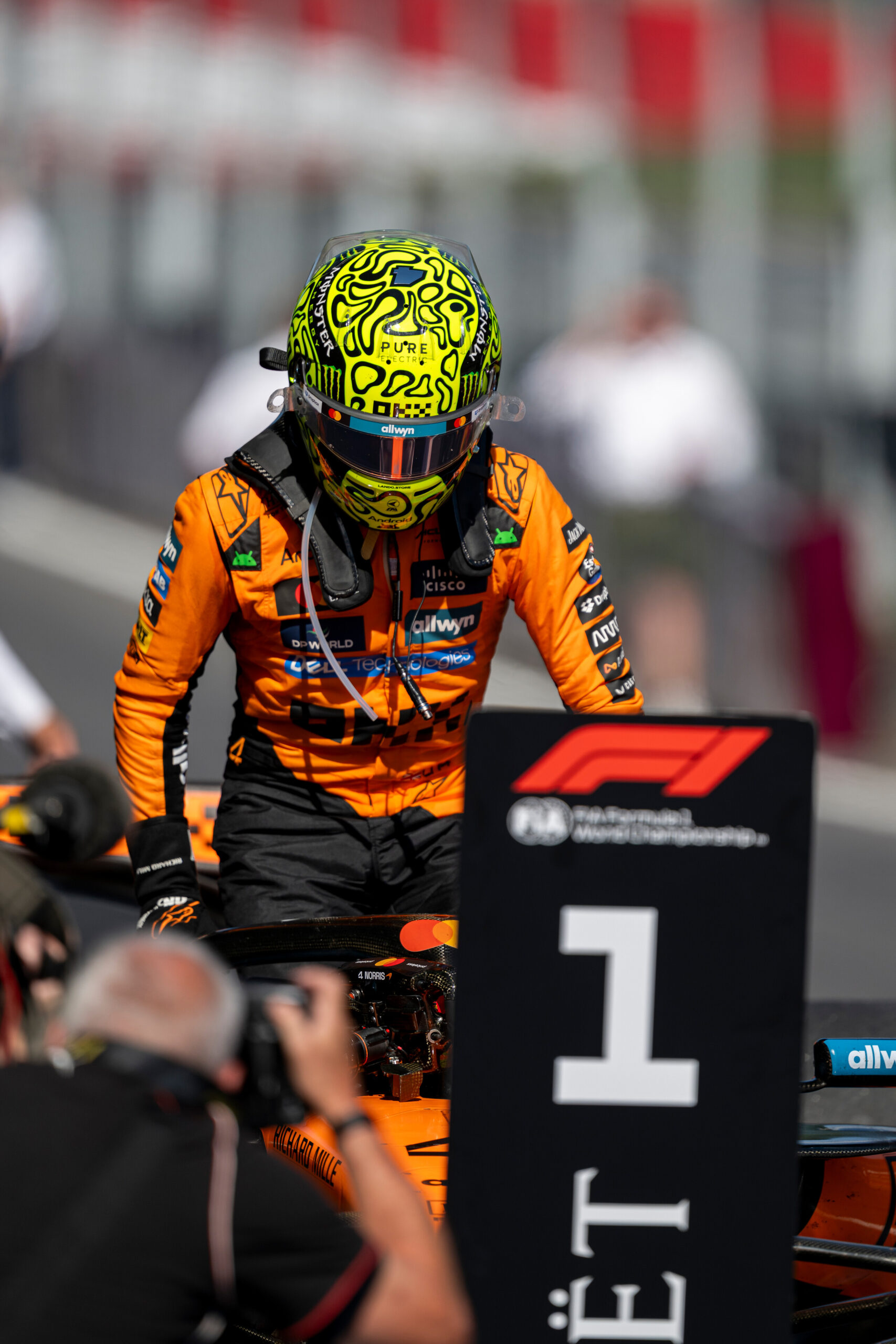 Norris logra pole en Spa para McLaren