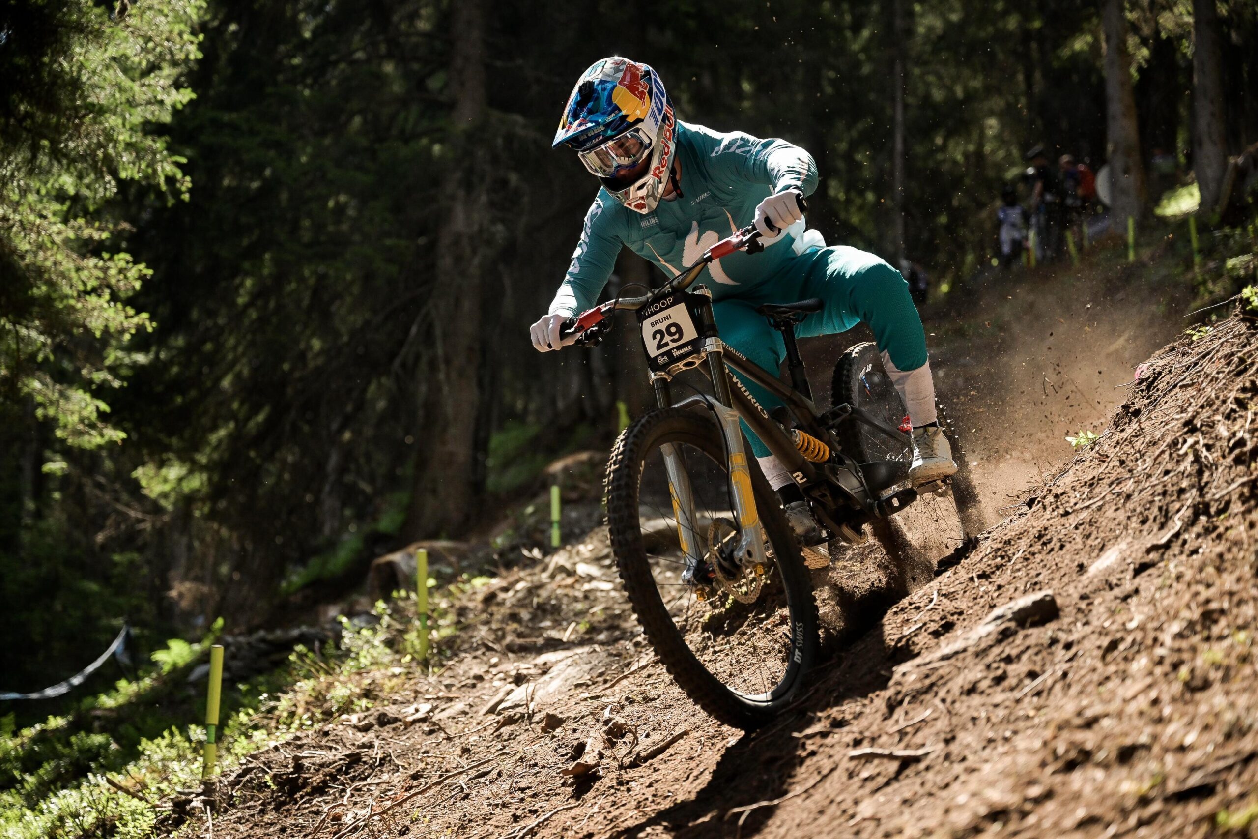 Goldstone asegura su cuarto triunfo consecutivo en La Thuile y certifica su dominio en la Copa del Mundo de downhill