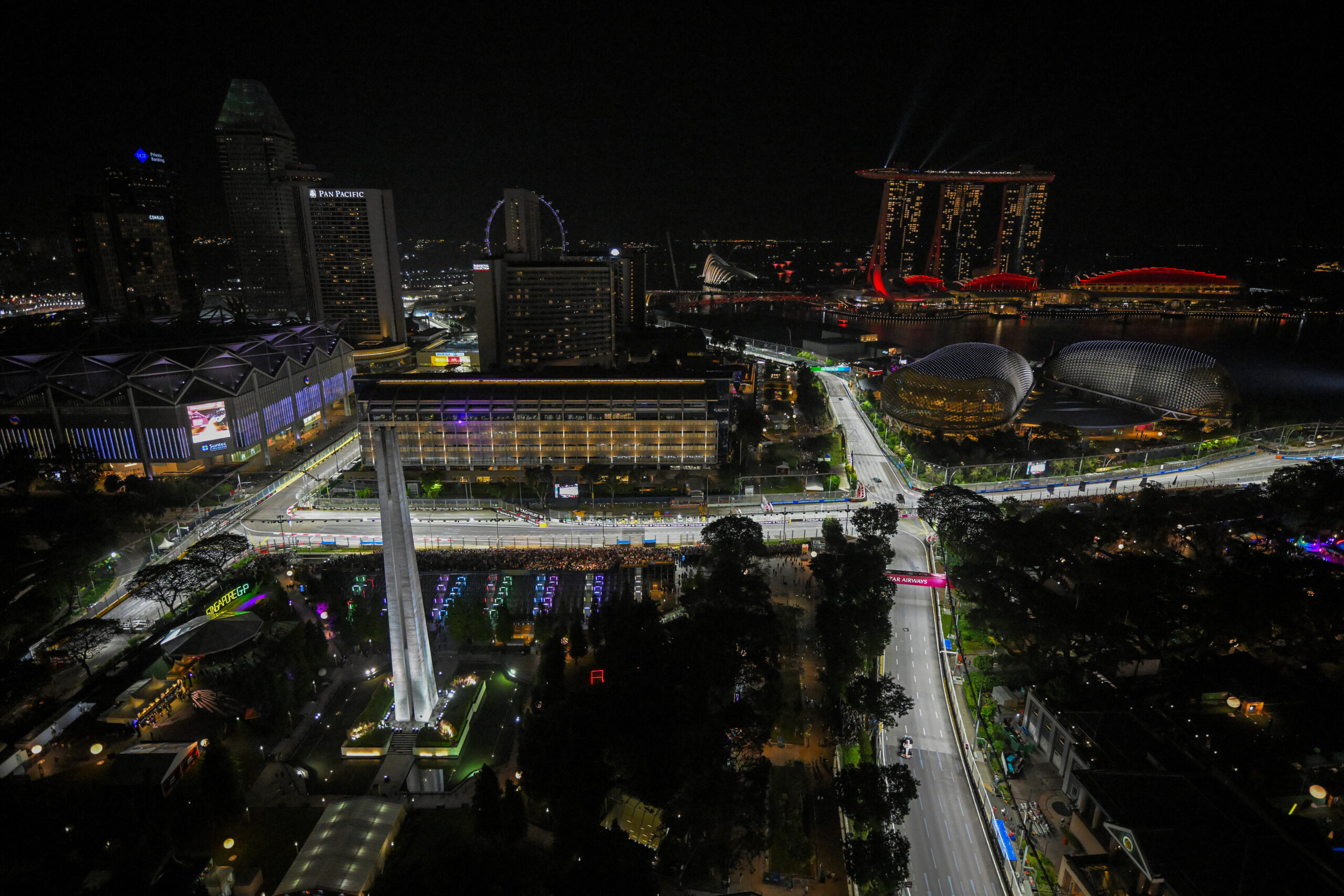 GP de Singapur 2025: desafíos bajo las luces y calor extremo en Marina Bay