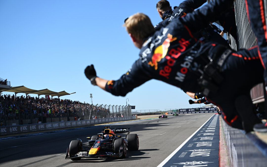 Verstappen domina en Austin y reaviva la lucha por el título