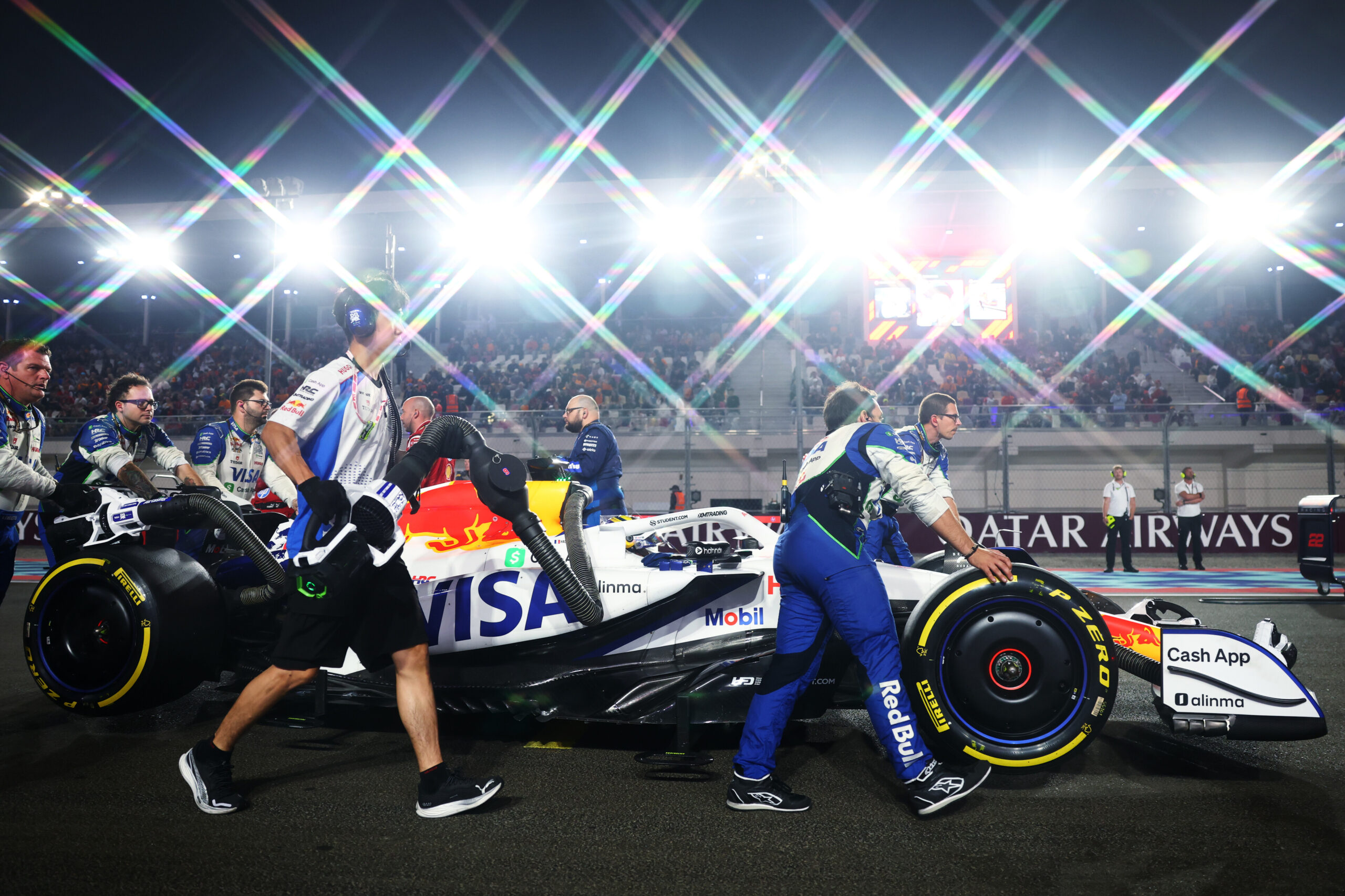 Red Bull Racing confirma hoy: Isack Hadjar será compañero de Max Verstappen en 2026; Yuki Tsunoda pasará a reserva