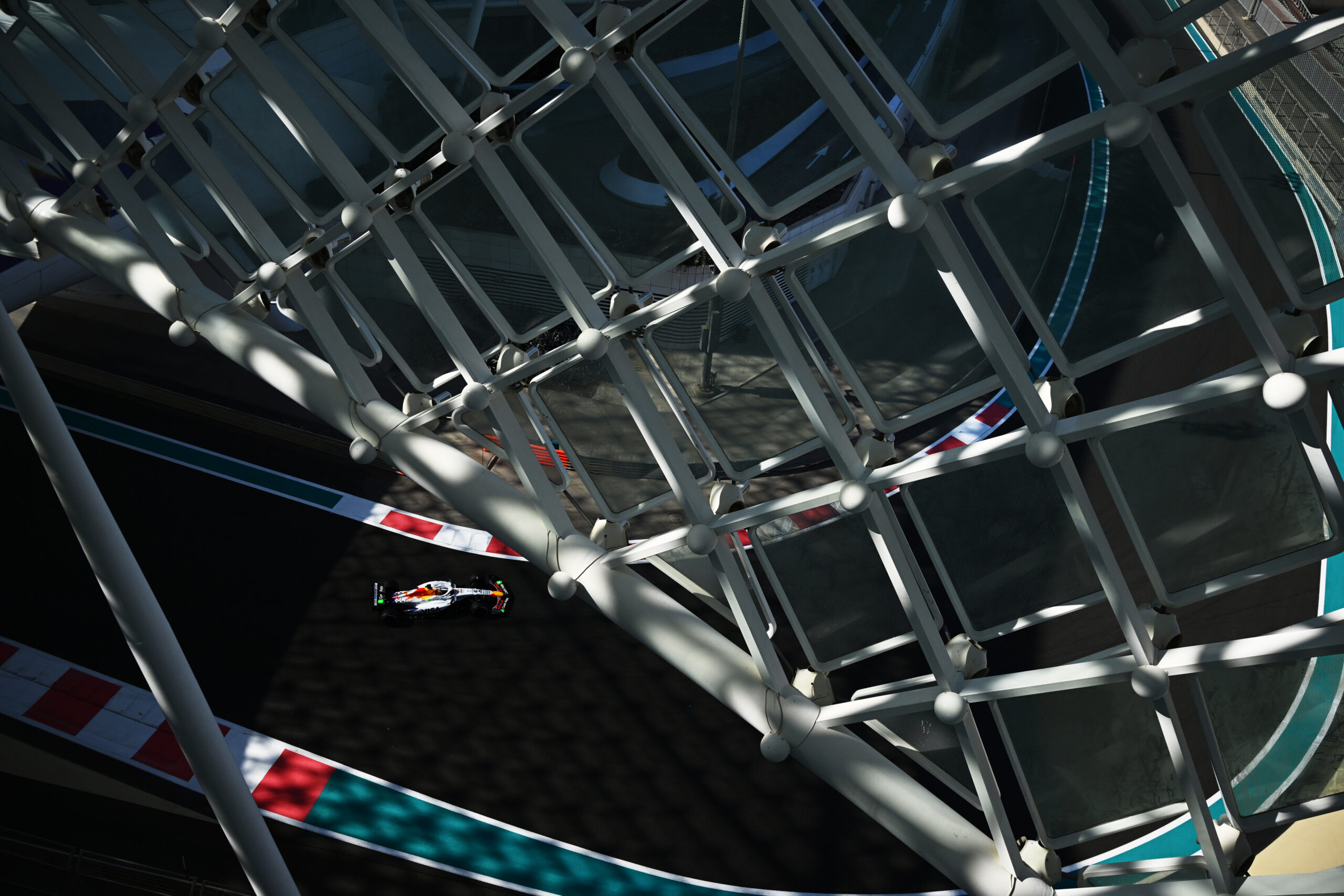 Abu Dhabi 2025: lo que se juega y los retos que definen el cierre de temporada