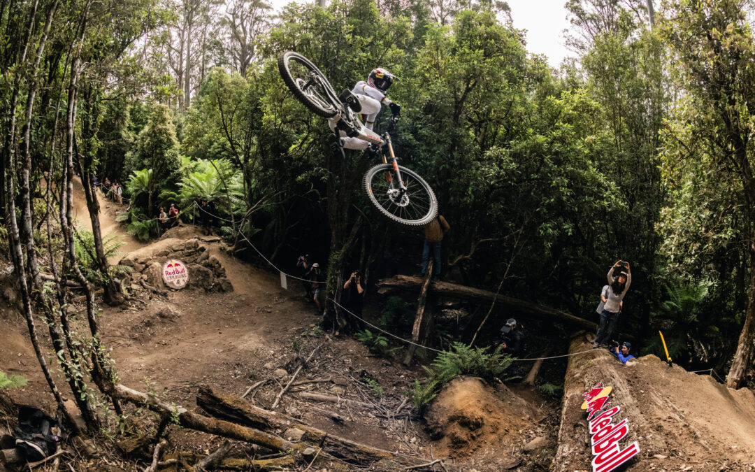 Asa Vermette y Gracey Hemstreet reinan en de Red Bull Hardline Tasmania 2026