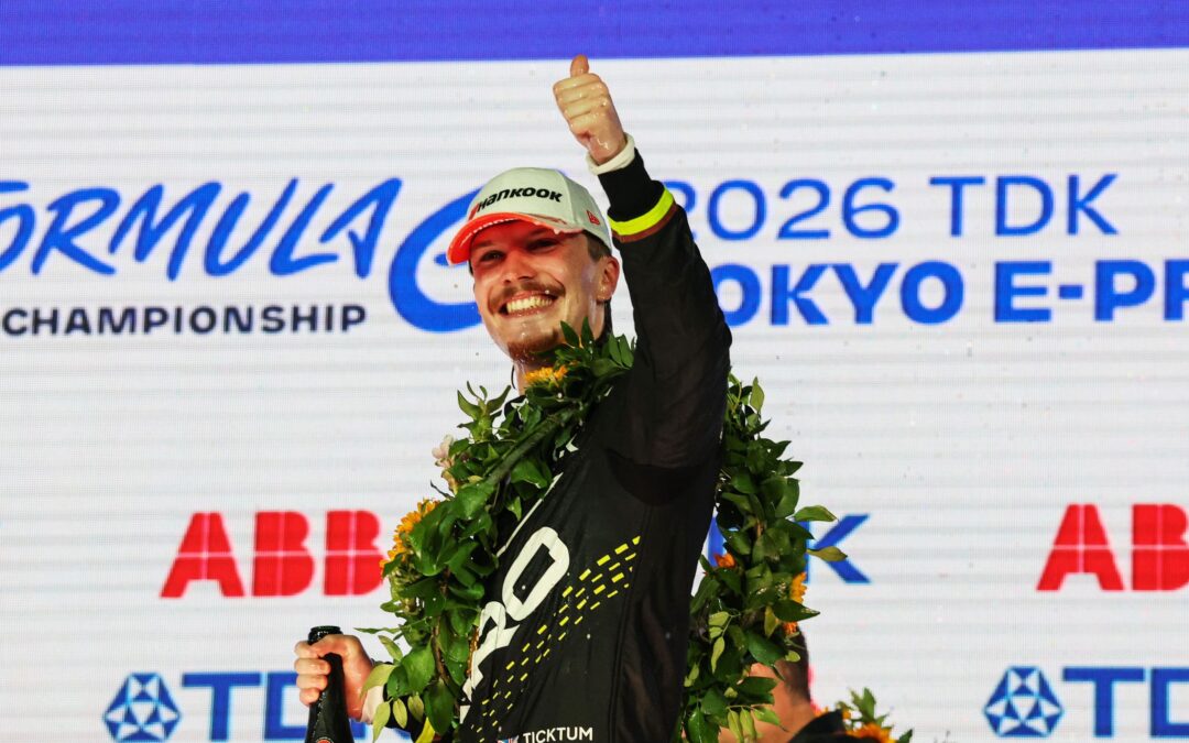 Fórmula E Tokio 2026: Dan Ticktum gana bajo las luces y Mitch Evans recupera el liderato del campeonato