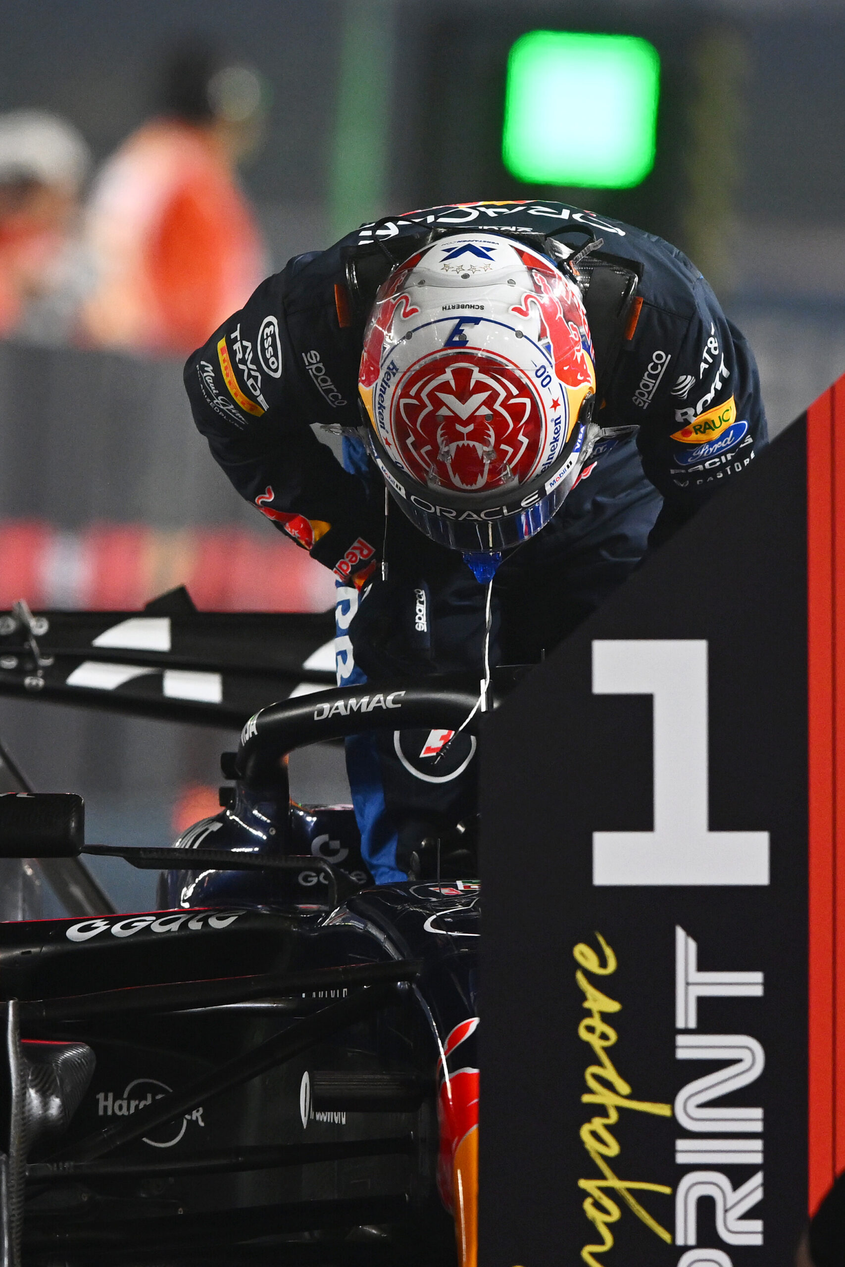 Verstappen se queda con el P1 de la carrera Sprint en Singapur; Pérez provoca una bandera roja y Cadillac busca respuestas